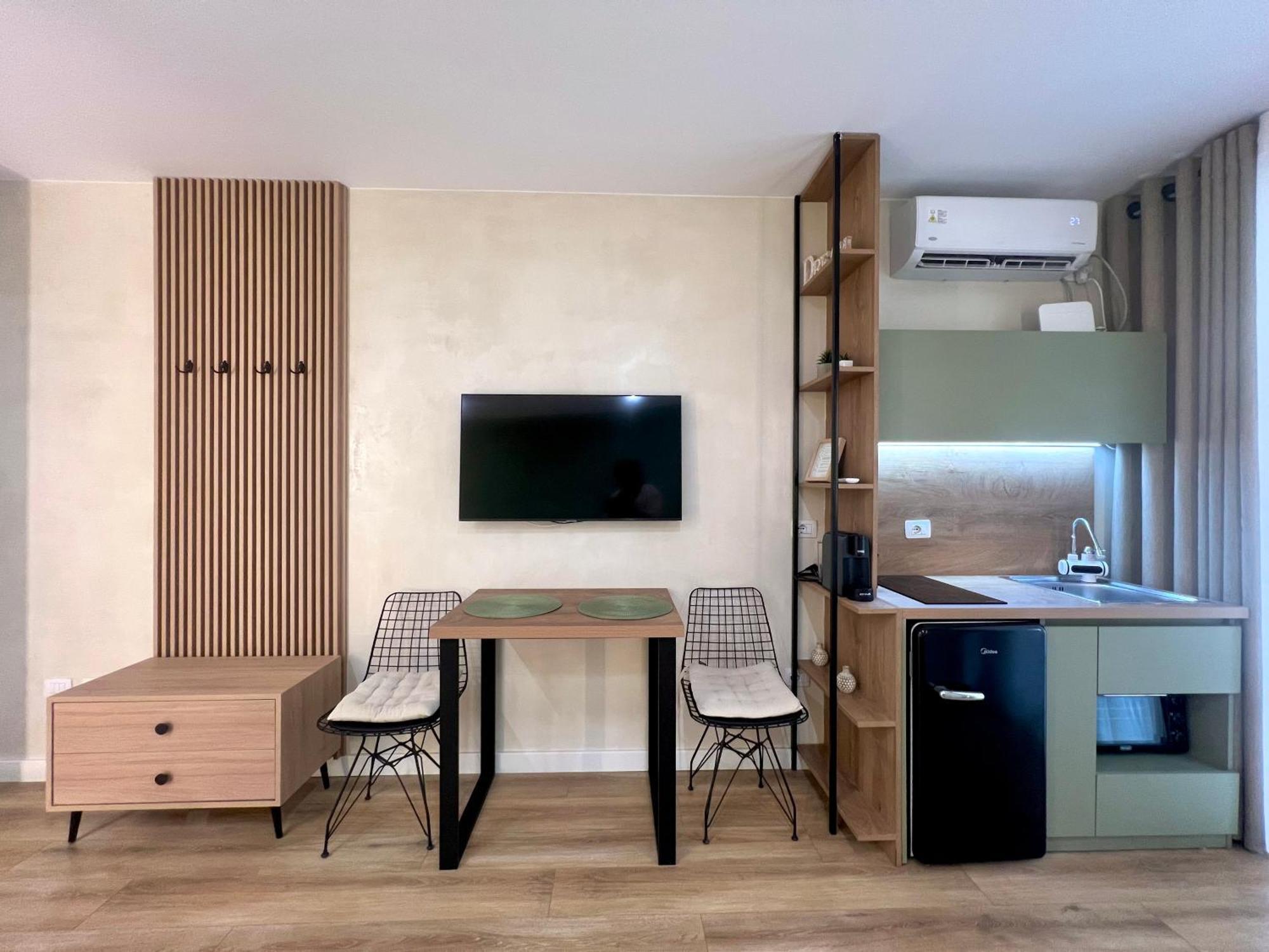 Syncron Apartments In The Center Of Tirana Buitenkant foto