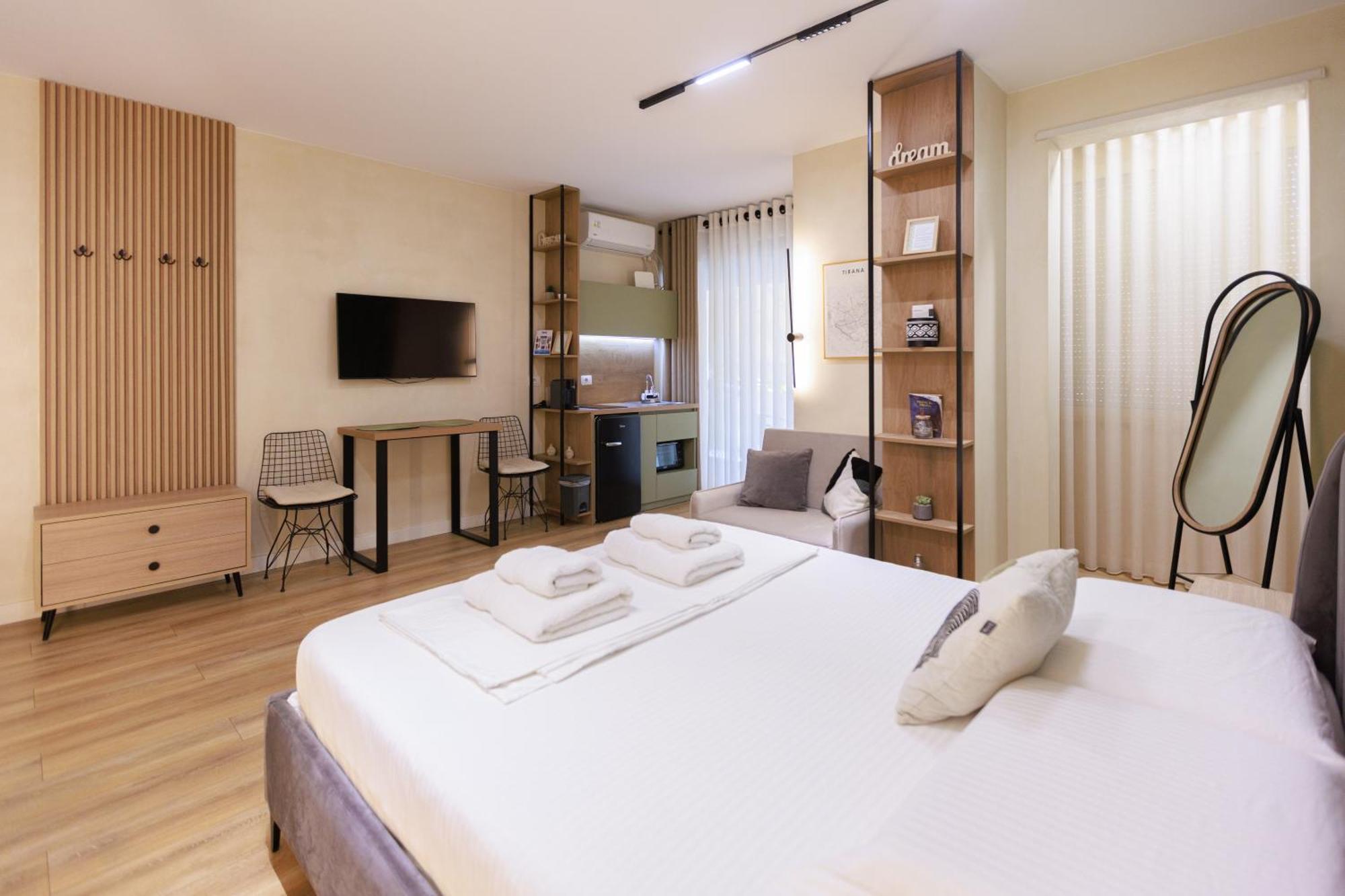 Syncron Apartments In The Center Of Tirana Buitenkant foto